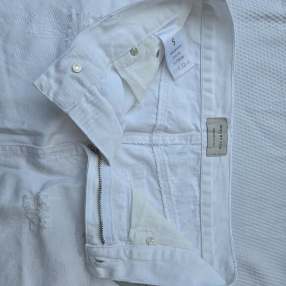 New with tag, White distressed denim skirt - Picture 2 of 4